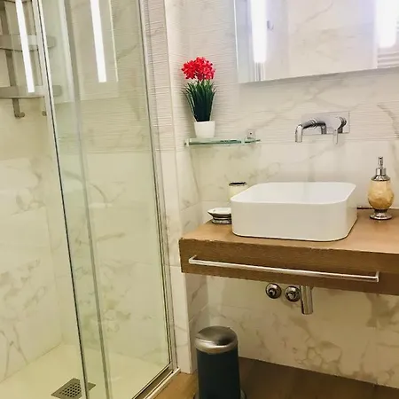 Kambal Luxury בית הארחה