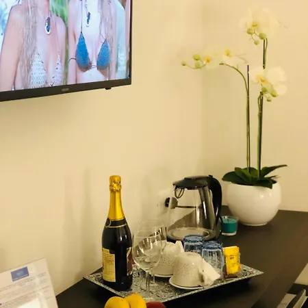 Kambal Luxury בית הארחה 4*