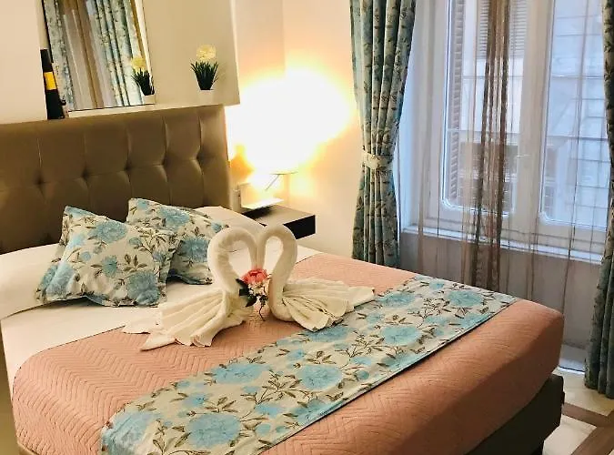 Kambal Luxury 4* Řím