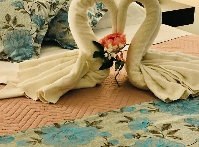 Kambal Luxury Pensión