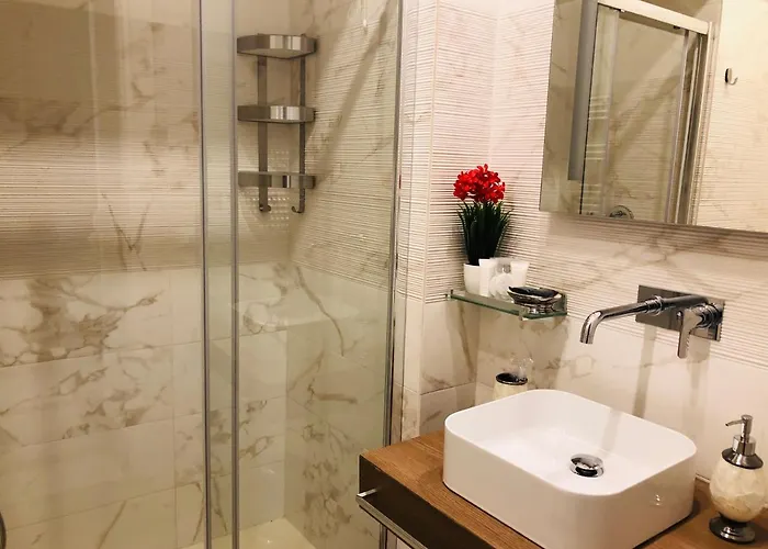 Kambal Luxury Pensión